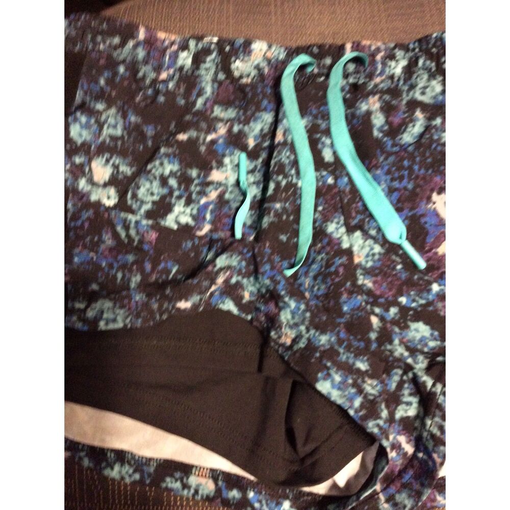 Fabletics Large Print Drawstring Shorts Workout L… - image 3